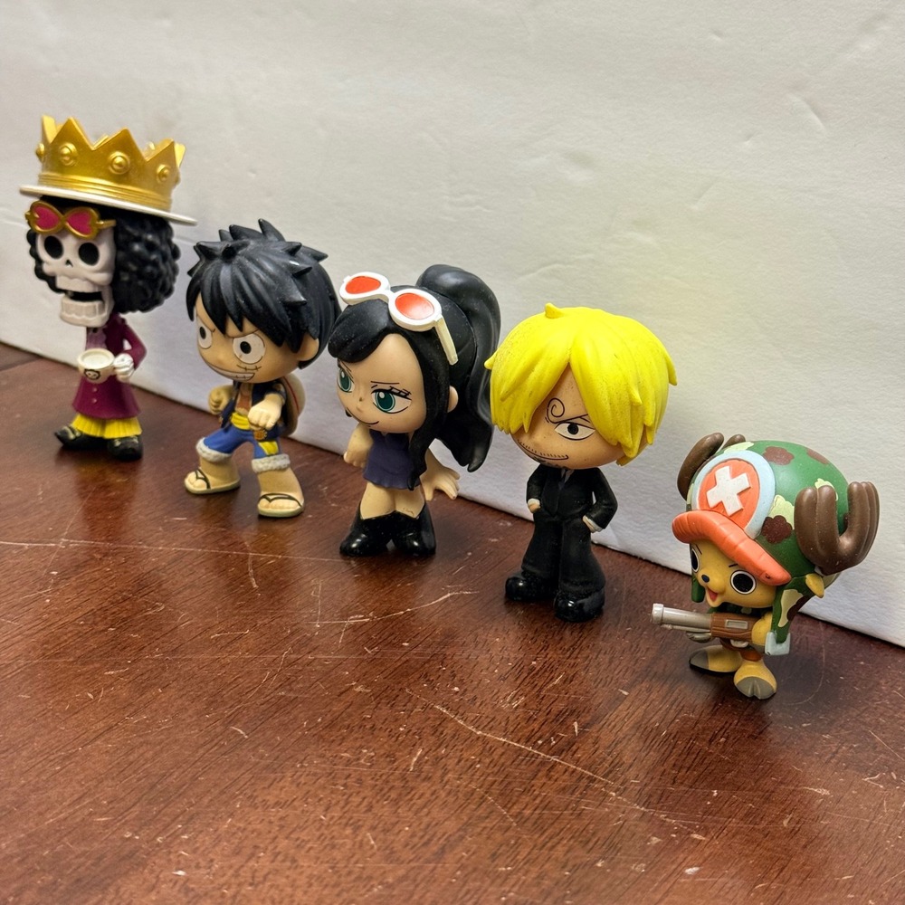 Funko Mystery Minis Five piece Figure Set Monkey Brook Chopper Vinsmoke Nico 5pc